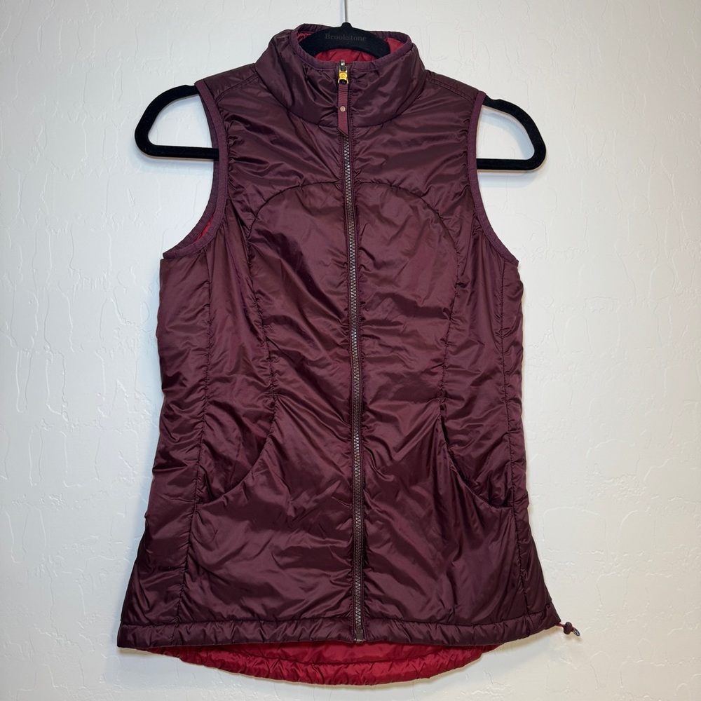 Lululemon Puffer Vest Size 4 Burgundy Wine Insulated Full Zip reversible Women’s